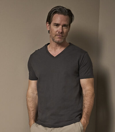 Fashion v-neck Sof tee (8006)