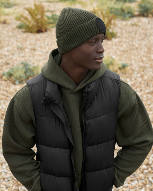 Circular fashion patch beanie