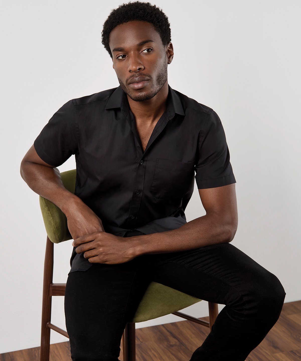 Poplin shirt short-sleeved (tailored fit) 1 Poplin shirt short-sleeved (tailored fit)