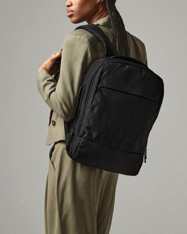 Q-Tech charge convertible backpack